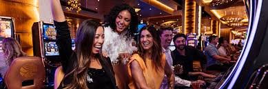 Người dùng Việt Nam chơi live casino baccarat trực tiếp tại hytw3596 trên điện thoại